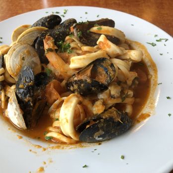 41 Bistro - Linguine Pescatore! Oh, Yes, Yummy! - Wine Bars Near Me - Fort Myers, Florida 41 Bistro - Linguine Pescatore! Oh, Yes, Yummy! - Wine Bars Near Me - Fort Myers, Florida