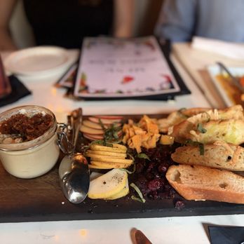Ruggles Black - New American Near Me - Houston, Texas