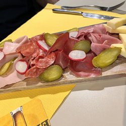 Suters Meile - Meat & Cheese board @ 15.00