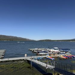 Lagonita Lodge - View of lake and dock