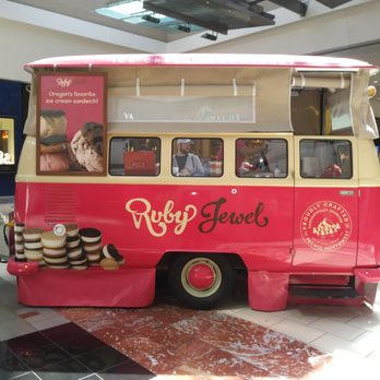 Ruby Jewel - Their kiosk is so cute. - Ice Cream & Frozen Yogurt Near Me - Portland, Oregon