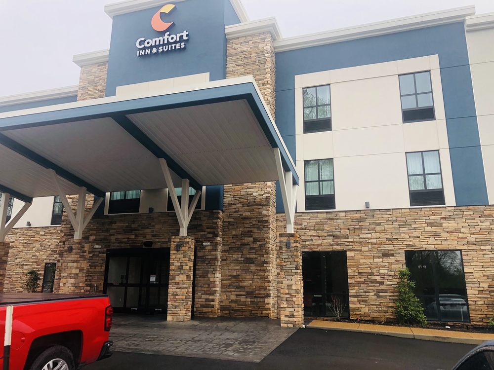 COMFORT INN & SUITES 6860 Goodman Rd, Olive Branch, Mississippi