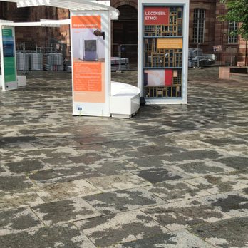 Place du Château - Public Plazas Near Me