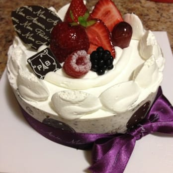 Paris Baguette - Cookies and cream cake - Bakeries Near Me - Fullerton, California