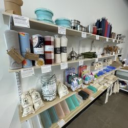 Mama & Hapa's Zero Waste Shop - Not only dispensers but also non-liquid items too