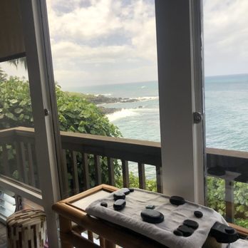 Blue Moon Massage Hale - Reflexology Near Me - Lahaina, Hawaii