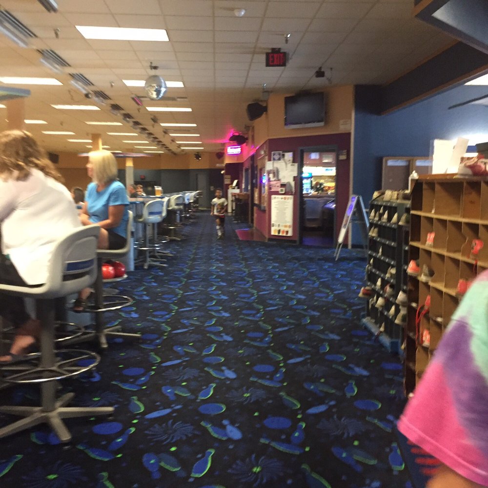 Fox Bowl - Bowling Near Me - Wheaton, Illinois