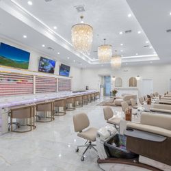 Golden Hour Nails Spa - Salon