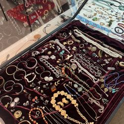Early Bird Estate Services - A beautiful selection of jewelry coming up in our next sale! Starting June 19th in Baton Rouge !