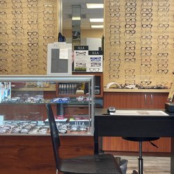 Riverdale Eye Care - Counter