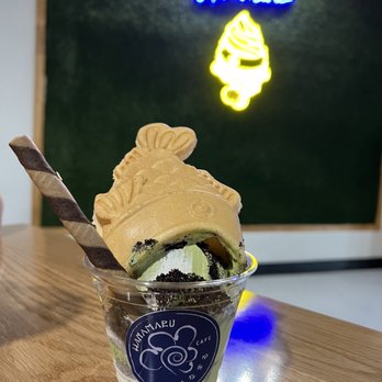 Hanamaru Cafe - Upside Down Mixed (Vanilla & Matcha Ice Cream) w/ oreo dust and chocolate straw - Japanese Near Me - San Antonio, Texas