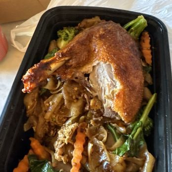 Pad Thai Restaurant - Pad See Ew - Thai Near Me - Escondido, California Pad Thai Restaurant - Pad See Ew - Thai Near Me - Escondido, California