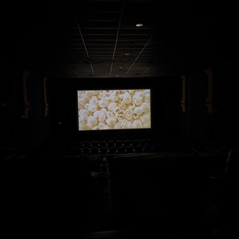 Roxy Stadium 11 - Large screening room - Cinema Near Me - Camarillo, California