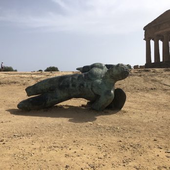 Parco Archeologico e Paesaggistico Valle dei Templi - Statue of a fallen angel - Parks Near Me - Agrigento, AG