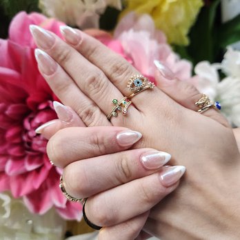 Chic N' Charm Nail Spa - Nail Salons Near Me - Laredo, Texas