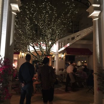 Lemon Tree Inn - Beautiful 5th street - Hotels Near Me - Naples, Florida