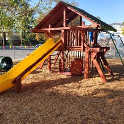 Smallville Preschool - Big kids play