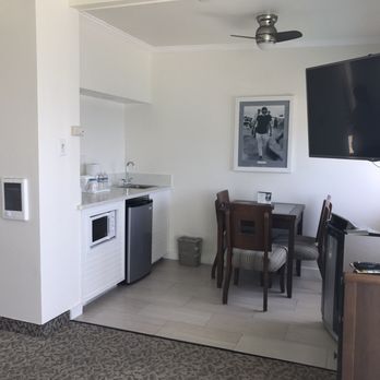 Capri Laguna - Our kitchenette - Hotels Near Me - Laguna Beach, California Capri Laguna - Our kitchenette - Hotels Near Me - Laguna Beach, California