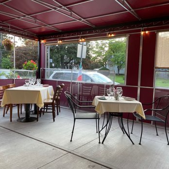 Enzo's La Piccola Cucina - Outdoor canopy seating with 5 tables and plenty of seating. - Italian Near Me - Lawrenceville, New Jersey Enzo's La Piccola Cucina - Outdoor canopy seating with 5 tables and plenty of seating. - Italian Near Me - Lawrenceville, New Jersey