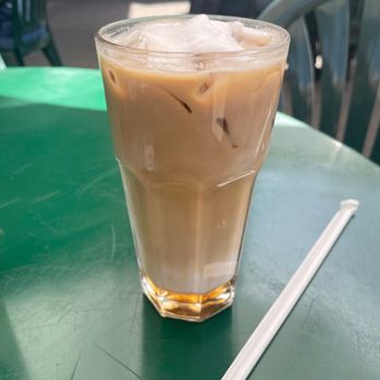 Cafe Borrone - Iced vanilla latte - Breakfast & Brunch Near Me - Menlo Park, California