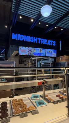 MidnighTreats by null