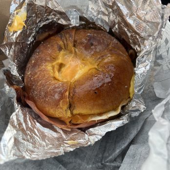Nicos Bagels & Brunch - Jersey Belly Buster on French toasted bagel - Breakfast & Brunch Near Me - Gambrills, Maryland