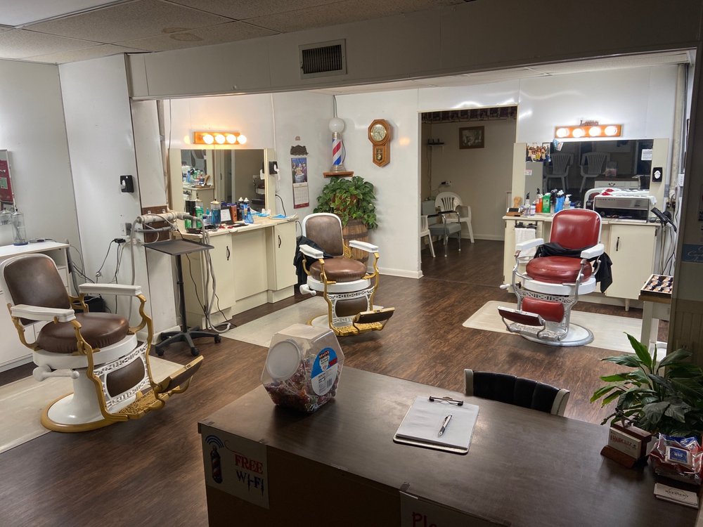 Haircutz by Lavon Logo