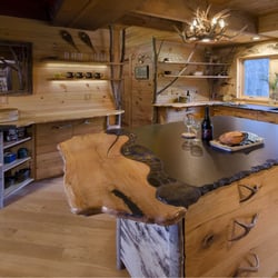 Moose Meadow Lodge & Treehouse - Kitchen is open to guests at Moose Meadow Lodge