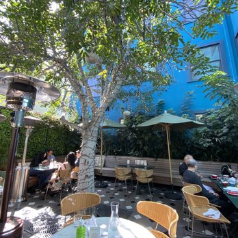 Simonette - The outdoor seating area - French Near Me - Culver City, California