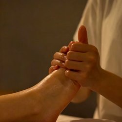 Foot Heaven - Professional foot reflexology massage. Relaxing foot treatment to ease sore feet and release tension at our spa.
