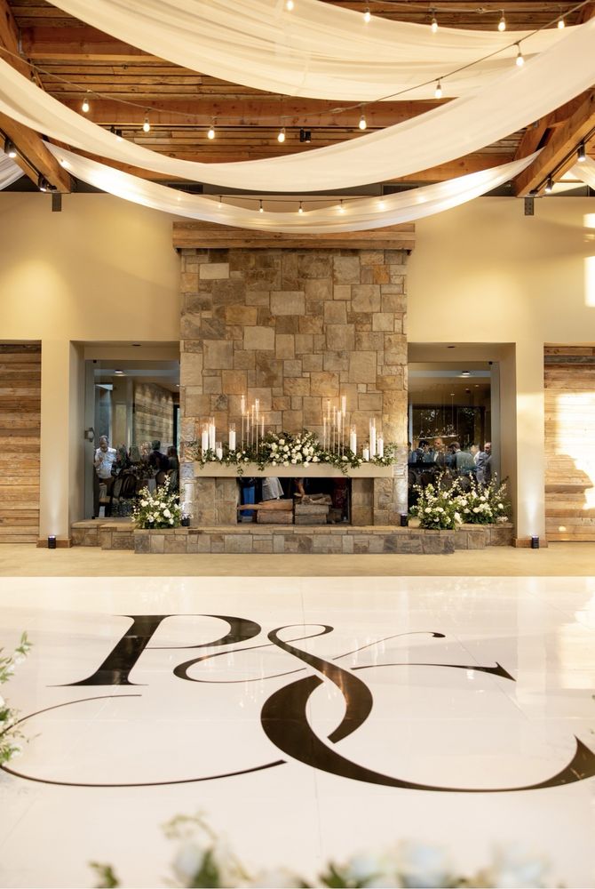 CHIAVARI CHAIR RENTALS Updated August 2024 34 Photos & 41 Reviews