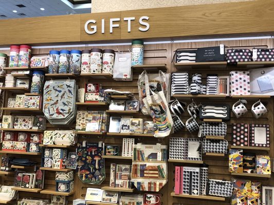 Barnes & Noble by null