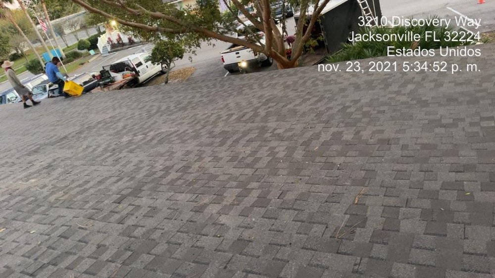 Slide of Supreme Roofing Services