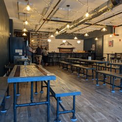 Granite Coast Brewing - Inside the taproom at Granite Coast Brewing