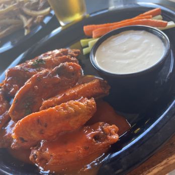 The Cliff Dwellers Restaurant - Buffalo wings extra saucy with blue cheese - New American Near Me - Marble Canyon, Arizona The Cliff Dwellers Restaurant - Buffalo wings extra saucy with blue cheese - New American Near Me - Marble Canyon, Arizona