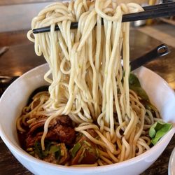 Noodle Man - Special Taiwan Tomato Noodle Soup - Beef Brisket, Pork Belly, Beef tendon, Chicken Meatball (B2+B8)