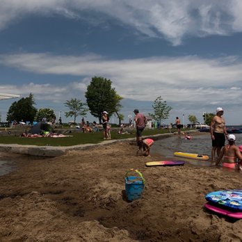 Clinch Park Beach - Parks Near Me - Traverse City, Michigan Clinch Park Beach - Parks Near Me - Traverse City, Michigan