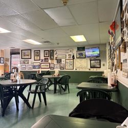 Joe's Deli - Inside dining area