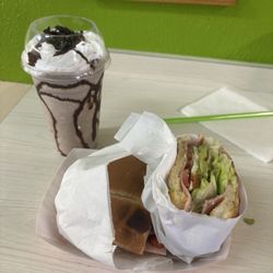 Jugos Naturales - Torta and Smoothie