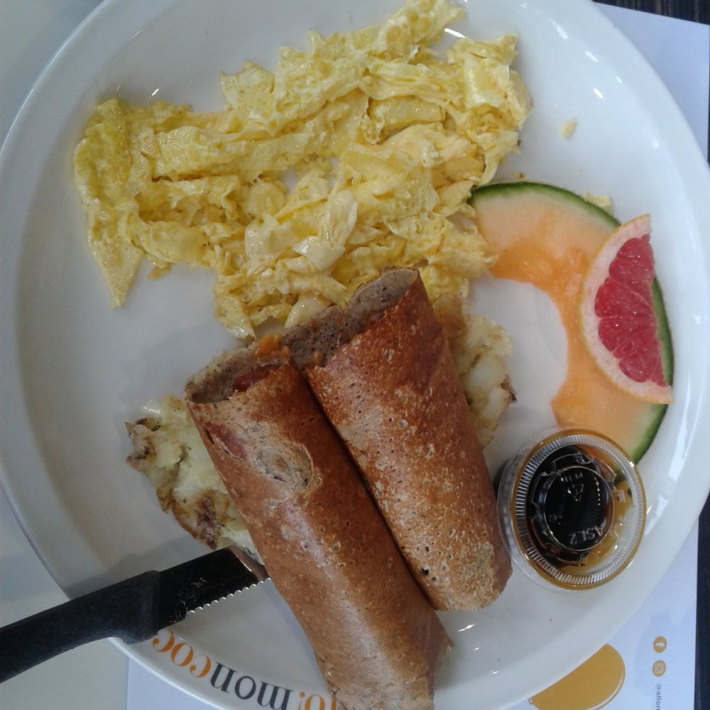 My first time trying the sarrasin crêpe. This dish is called cochonnet. My first time trying the sarrasin crêpe. This dish is called cochonnet.