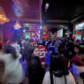 Mayes Oyster House - a crowd of people at a party - Bars Near Me - San Francisco, California Mayes Oyster House - a crowd of people at a party - Bars Near Me - San Francisco, California