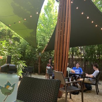 Behind The Bookstore - ambiance - Coffee & Tea Near Me - Edgartown, Massachusetts