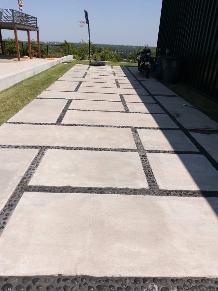 Slide of Emmanuel Handyman