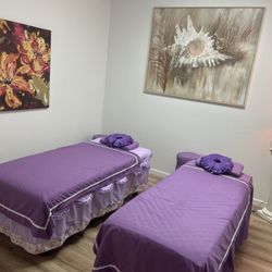 Tina’s Foot Spa - Come relax in one of our tranquil rooms, including our couples room. Perfect for a romantic date night.