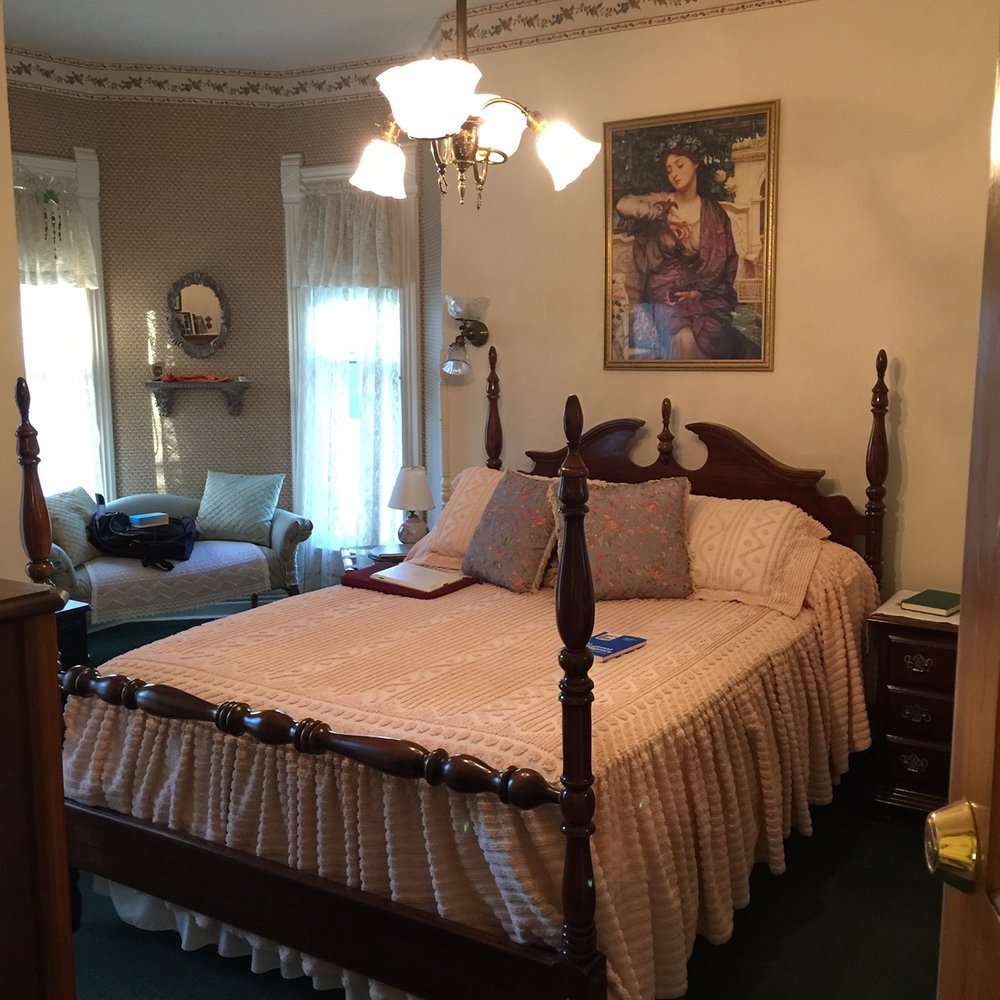 Innisfree Bed & Breakfast - My room - Bed & Breakfast Near Me - South Bend, Indiana Innisfree Bed & Breakfast - My room - Bed & Breakfast Near Me - South Bend, Indiana