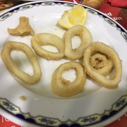 Madroñal - Recomiendo no pedir Calamares a la Romana, los ponen fritos y aceitosos.