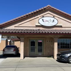 Tangles Hair Studio - Tangles Hair Studio