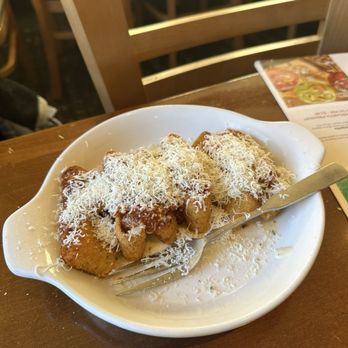 Olive Garden Italian Restaurant - Fried lasagna - Italian Near Me - Williamsburg, Virginia
