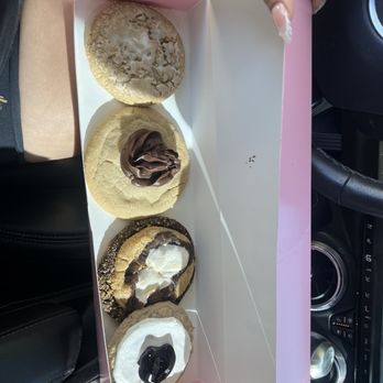 Crumbl - Turlock - Bakeries Near Me - Turlock, California