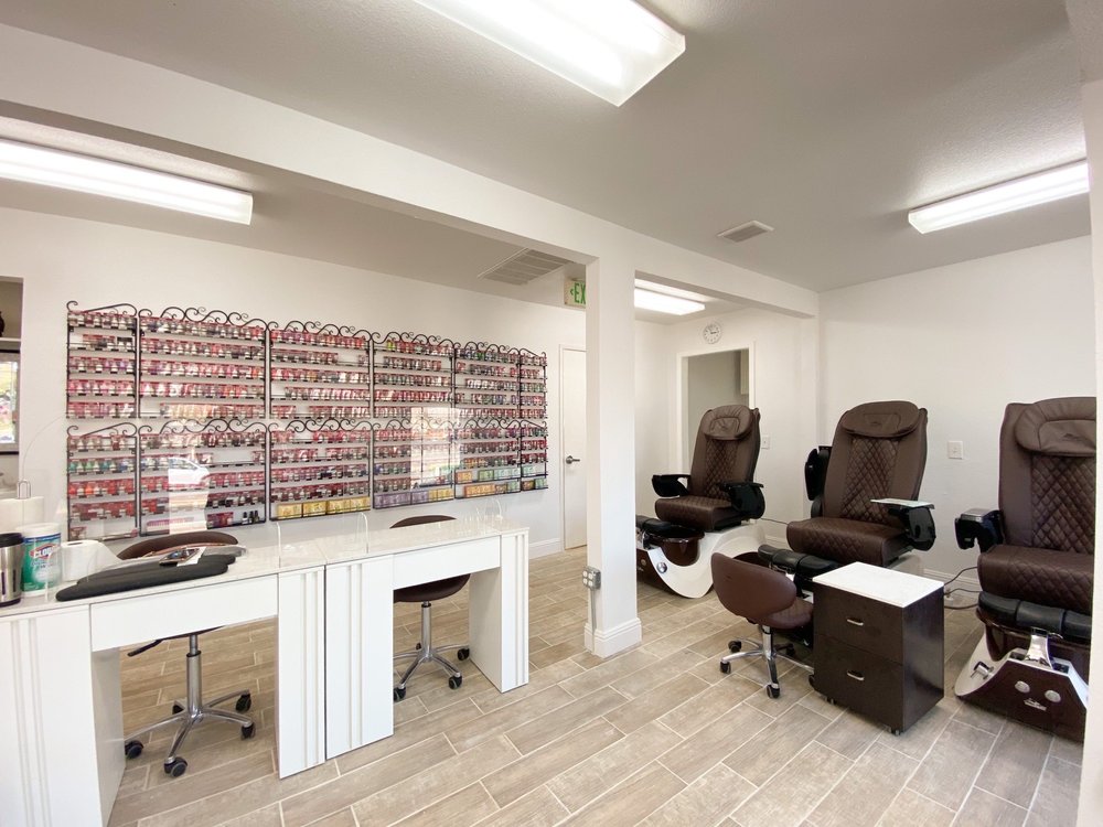 LYNN’S PROFESSIONAL NAILS 2 Updated September 2024 91 Photos & 37